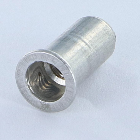 1 x Ecrou à sertir Tête plate TP Borgne M6X20.5 ALPB 25 Aluminium