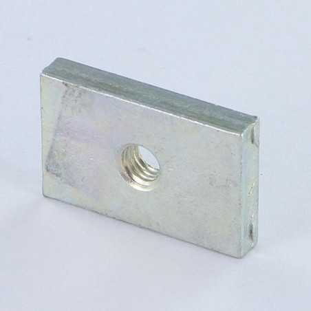 1 x Ecrou Rectangulaire M5 15X24X4 Acier zingué