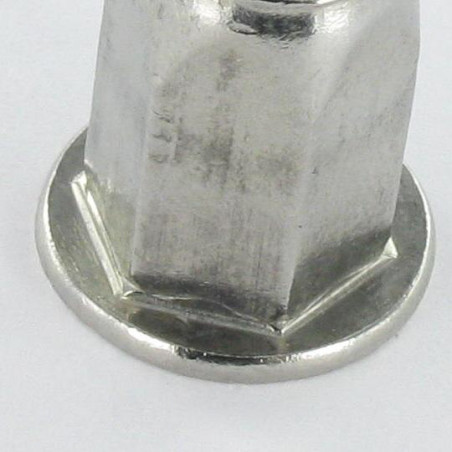 1 x Ecrou à sertir Inox Tête plate Hexagonal M8X18 INPTH 30