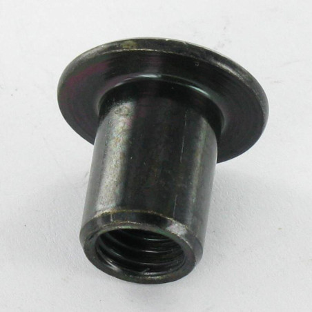 1 x Combifix Ecrou relieur Tête plate Diamètre de tête: 15 Diamètre du corps 9 Longueur sous tête 12 M6 Clé de 4 HC4