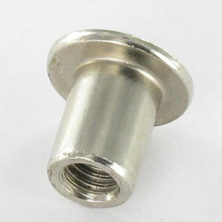 1 x Combifix Ecrou relieur Tête plate Diamètre de tête: 15 Diamètre du corps 9 Longueur sous tête 12 M6 Clé de 4 HC4